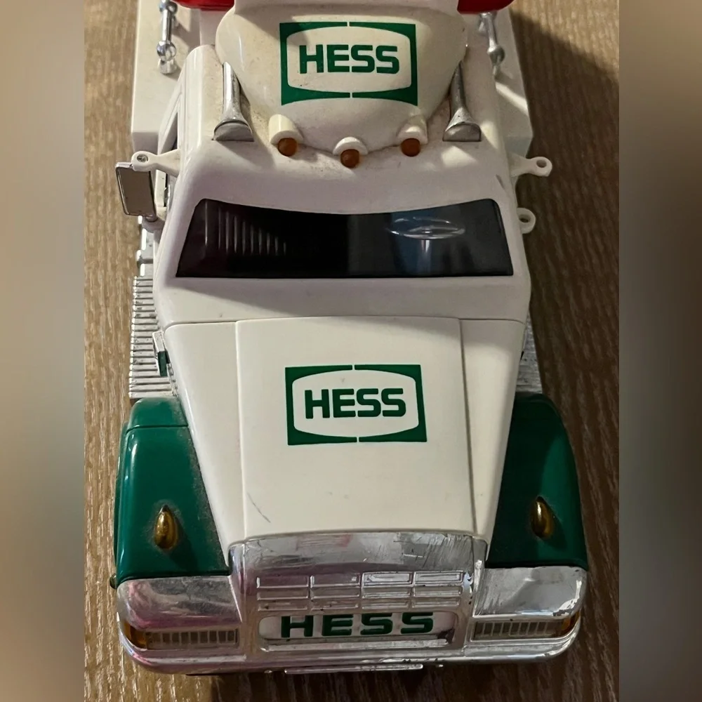 Hess it features